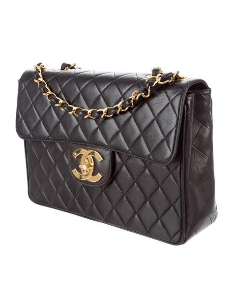 chanel classic hangbag